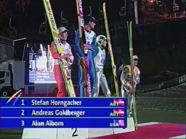 Podium konkursu LGP w Sapporo (NHK)